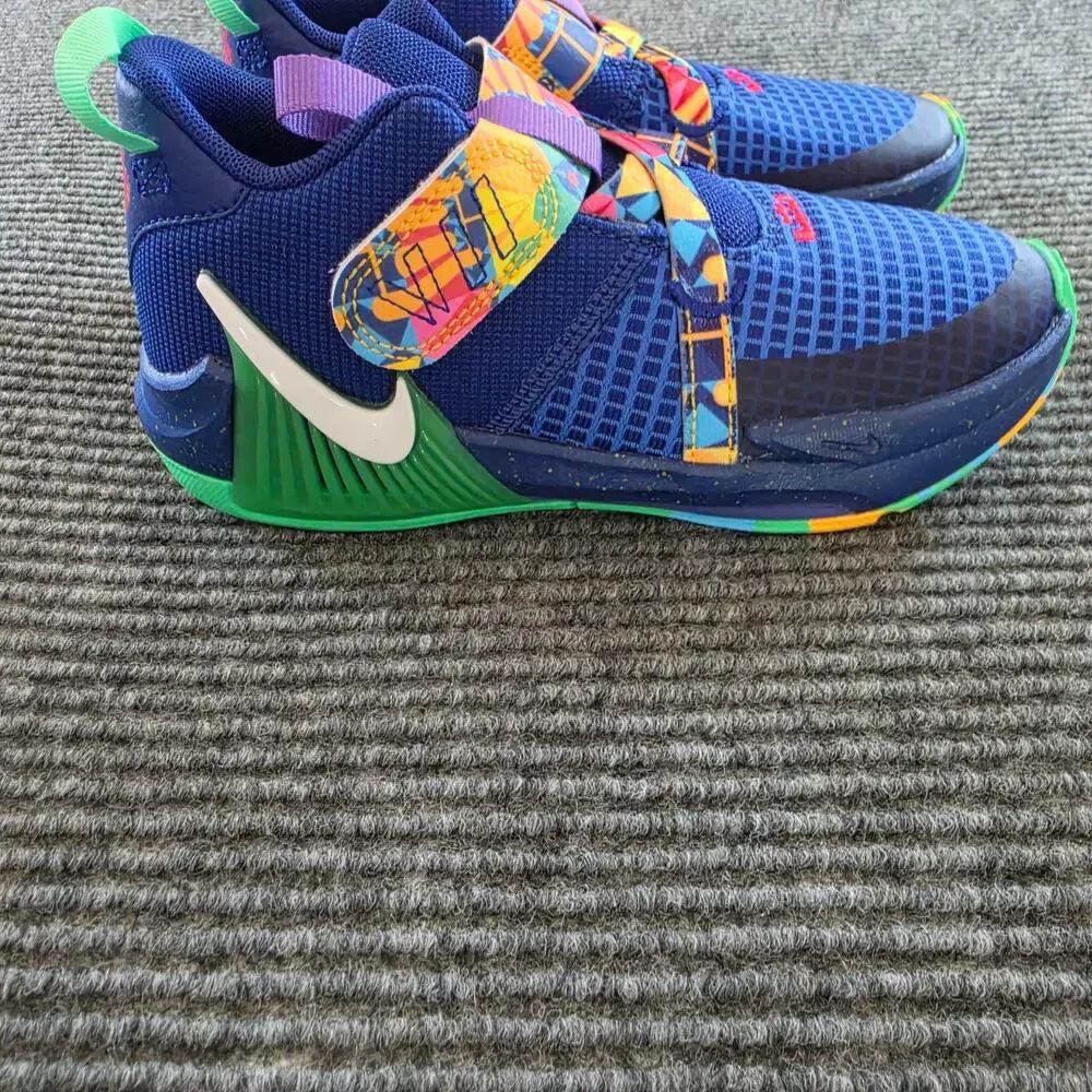 Nike LeBron Witness VII PS Kaleidoscope Blue Size Kids Size 1Y Basketball Shoes
